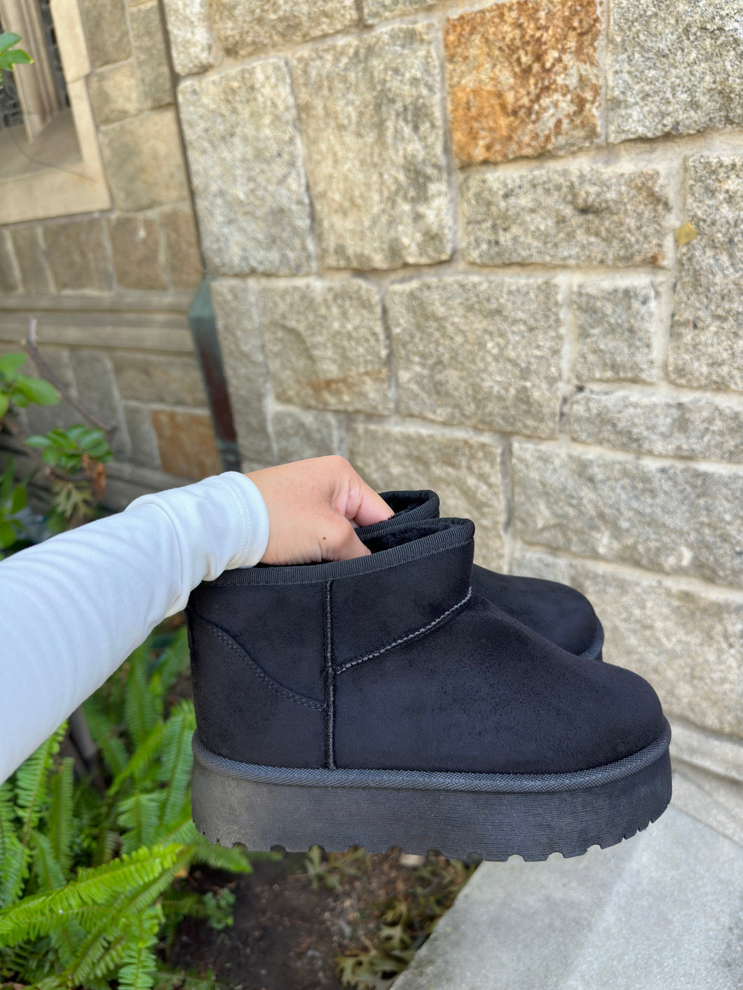 Snugg Ultra Mini Platform Boots (Onyx)