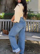Load image into Gallery viewer, Kiki Low Waisted Mom Jeans
